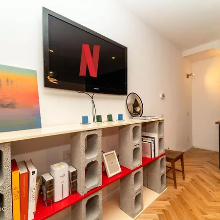 Nivola House, Bilocale Su Tre Livelli E Terrazzo Milano