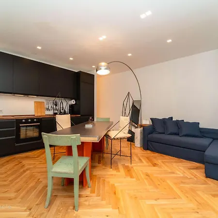 Nivola House, Bilocale Su Tre Livelli E Terrazzo Milano