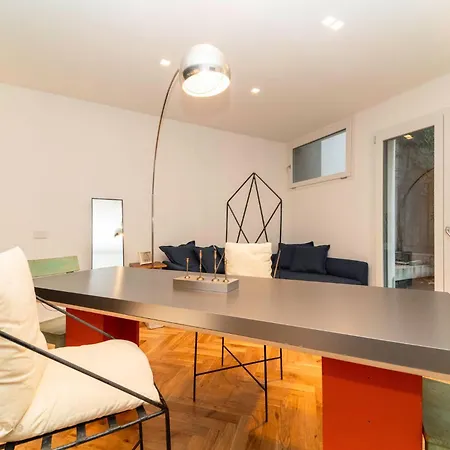 Nivola House, Bilocale Su Tre Livelli E Terrazzo شقة *