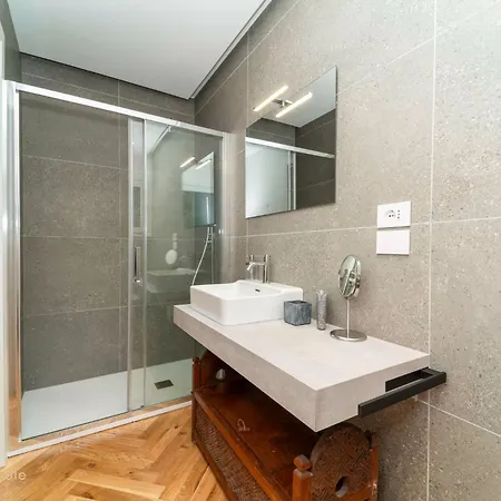 Nivola House, Bilocale Su Tre Livelli E Terrazzo Lejlighed Milano